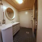 Kuukkeli Teerenpesue F 46 Hotel