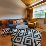 Kuukkeli Teerenpesue F 46 Hotel