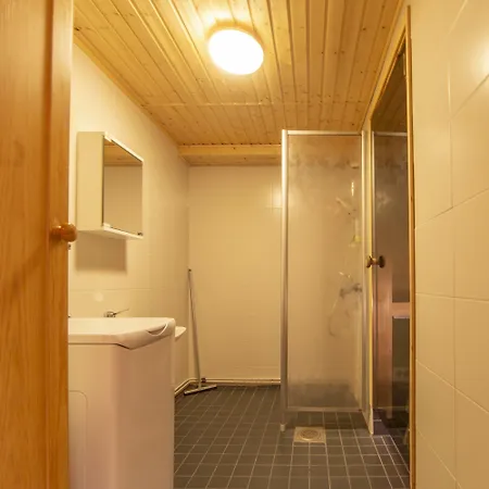 Kuukkeli Teerenpesue F 46 3* Saariselkä